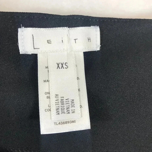 Leith Belted Tapered Ankle Pants in Black - Picture 5 of 10